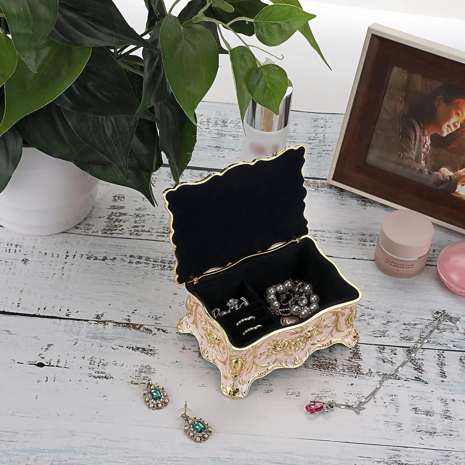 Hipiw Vintage Jewelry Organizer Box - Metal Trinket Storage Box Ornate Treasure Chest Box Jewelry Decorative box Keepsake Gift Box Case for Women Girls,4.9"x3.4"x2.7" - Image 10