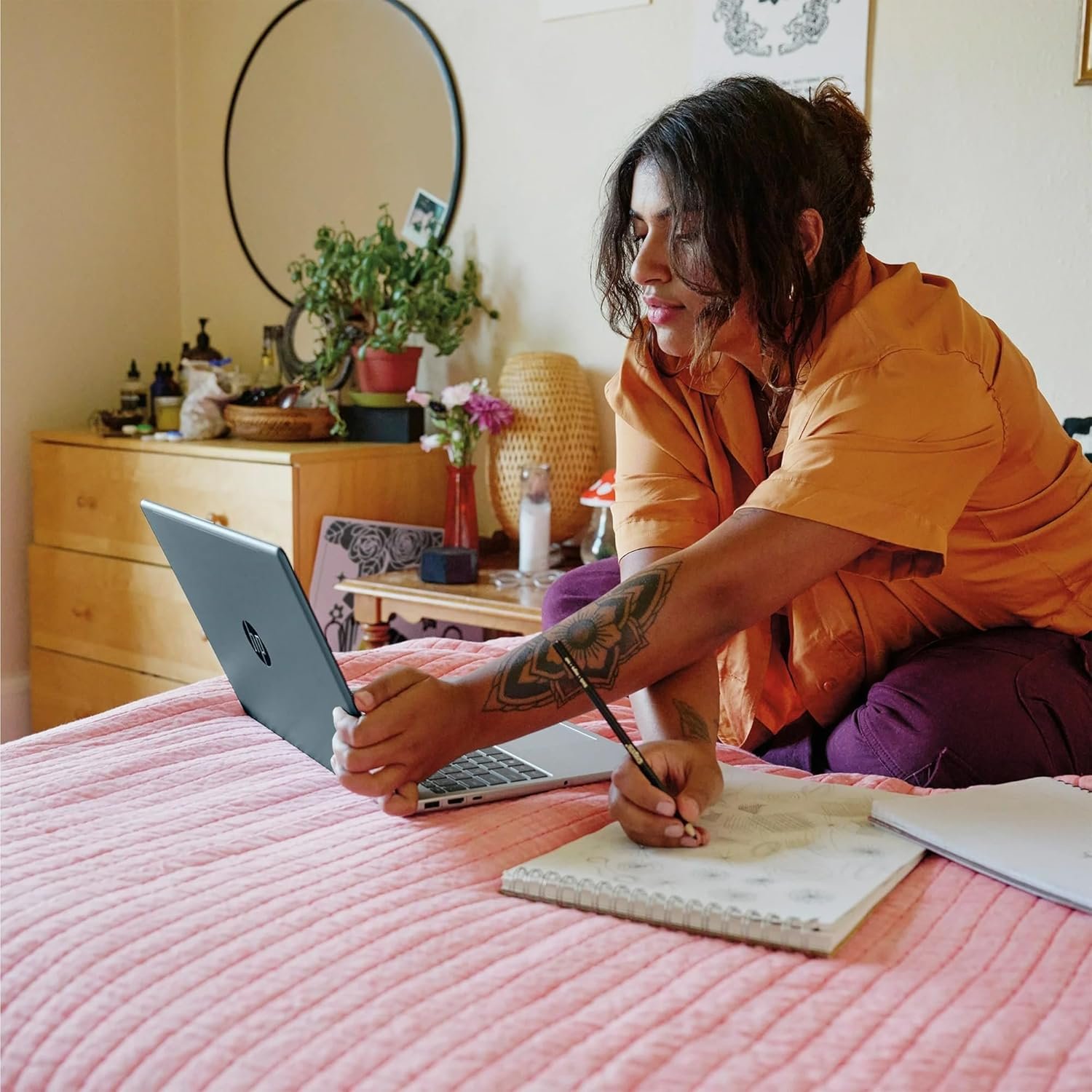 HP Pavilion 15.6 FHD (1920 x 1080) Touch-Screen Laptop Computer • Intel 8-Core i3 CPU • 16GB RAM • 512GB PCIe SSD • Long Battery Life • w/WOWPC Recovery USB • Windows 11 with Microsoft Office - Image 8